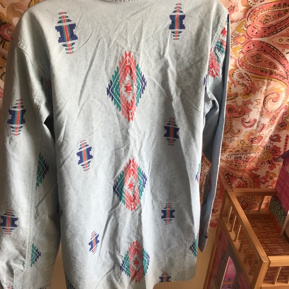 Denim & Company Tribal Print Button Down - Picture 6 of 8